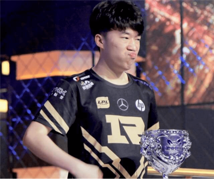 比赛场上的 比赛场上的