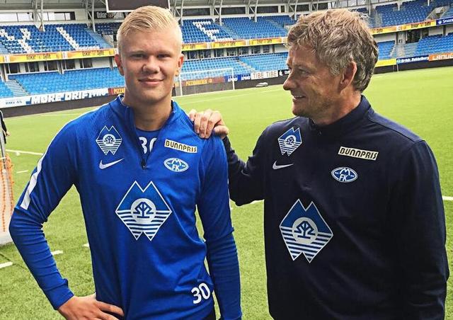 迫使翼卫后 迫使翼卫后